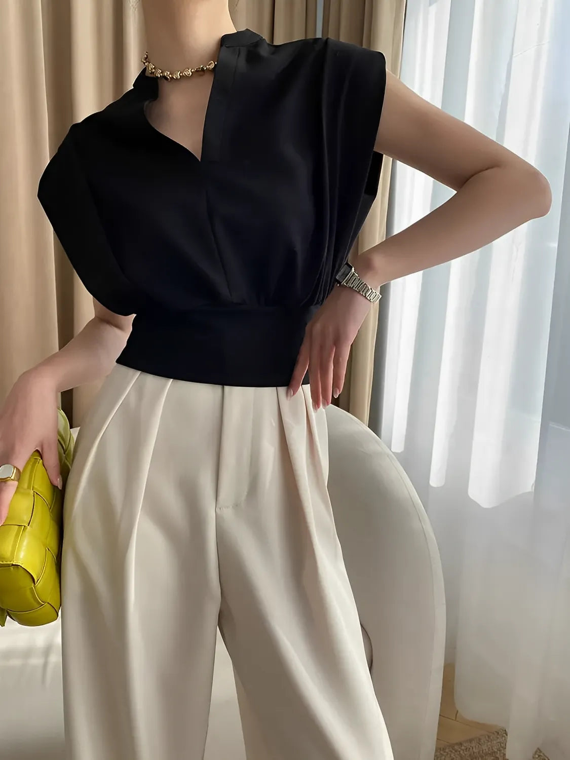 Blusa Feminina Básica com Gola Padre e Decote em V - Veronica [FRETE FULL]