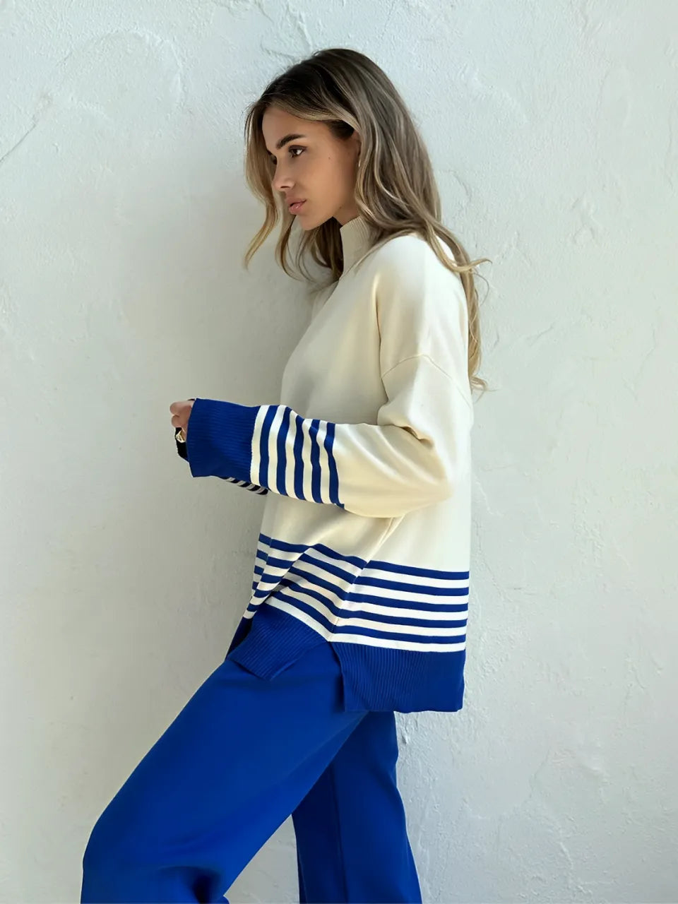 Conjunto Feminino com Suéter Listrado de Gola Alta e Calça de Cintura Alta - July