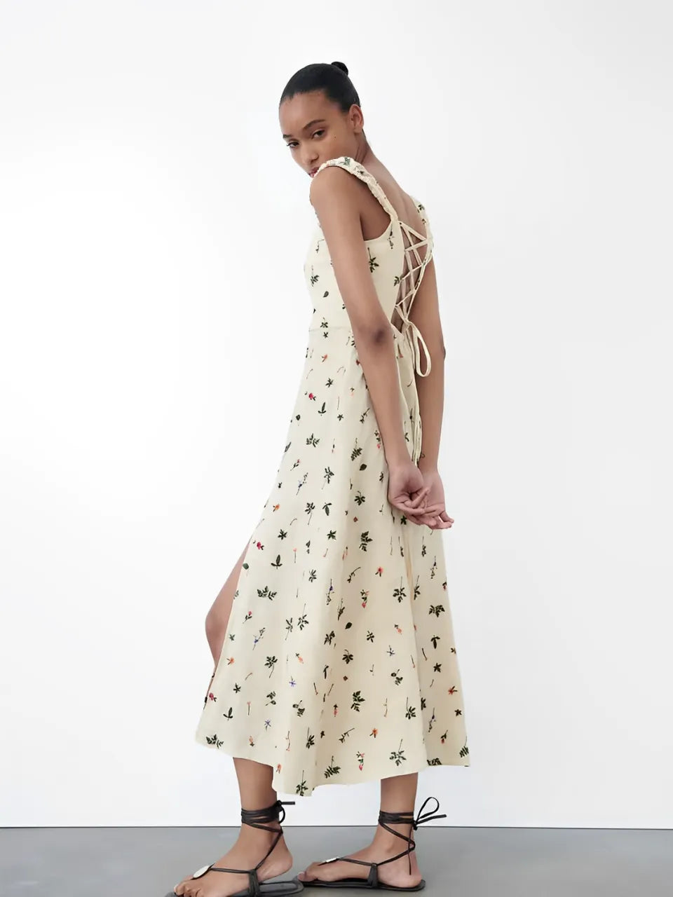 Vestido Feminino Midi de Linho com Estampa Floral e Amarração nas Costas - Malu