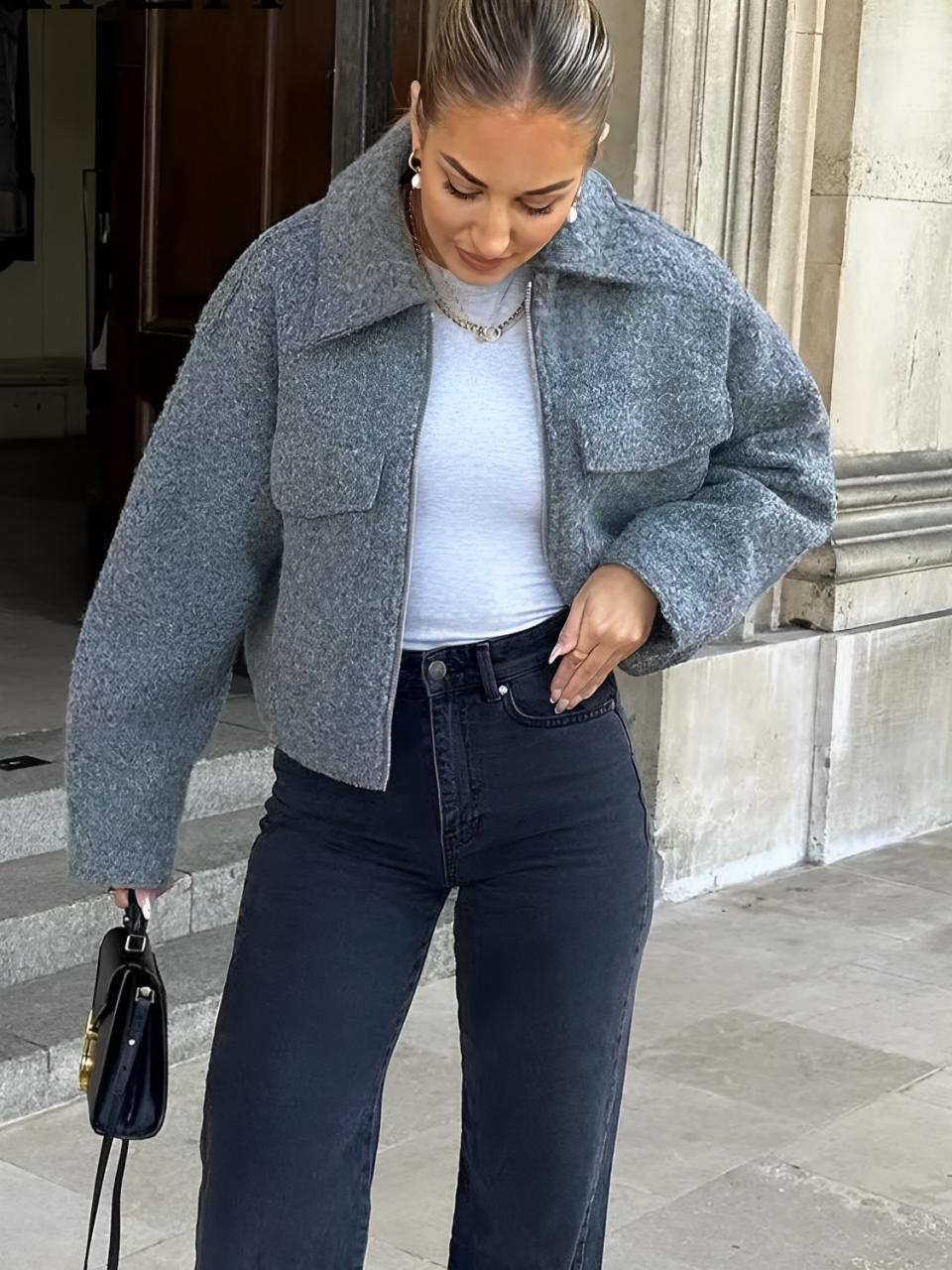 Jaqueta Feminina Bomber de Lã com Bolsos e Zíper - Jessy