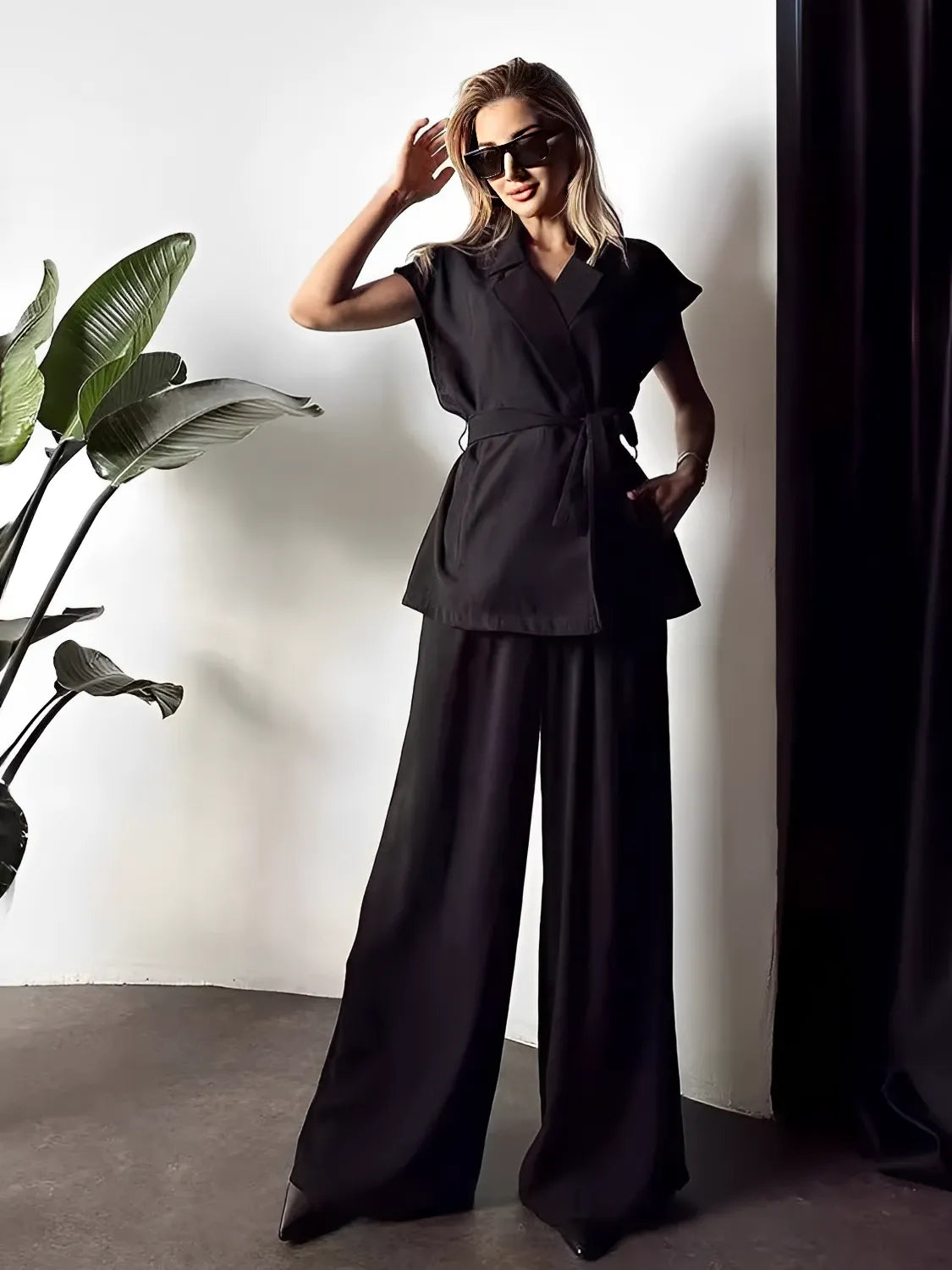Conjunto Feminino Alfaiataria com Blusa com Amarração na Cintura e Calça Pantalona - Dominique