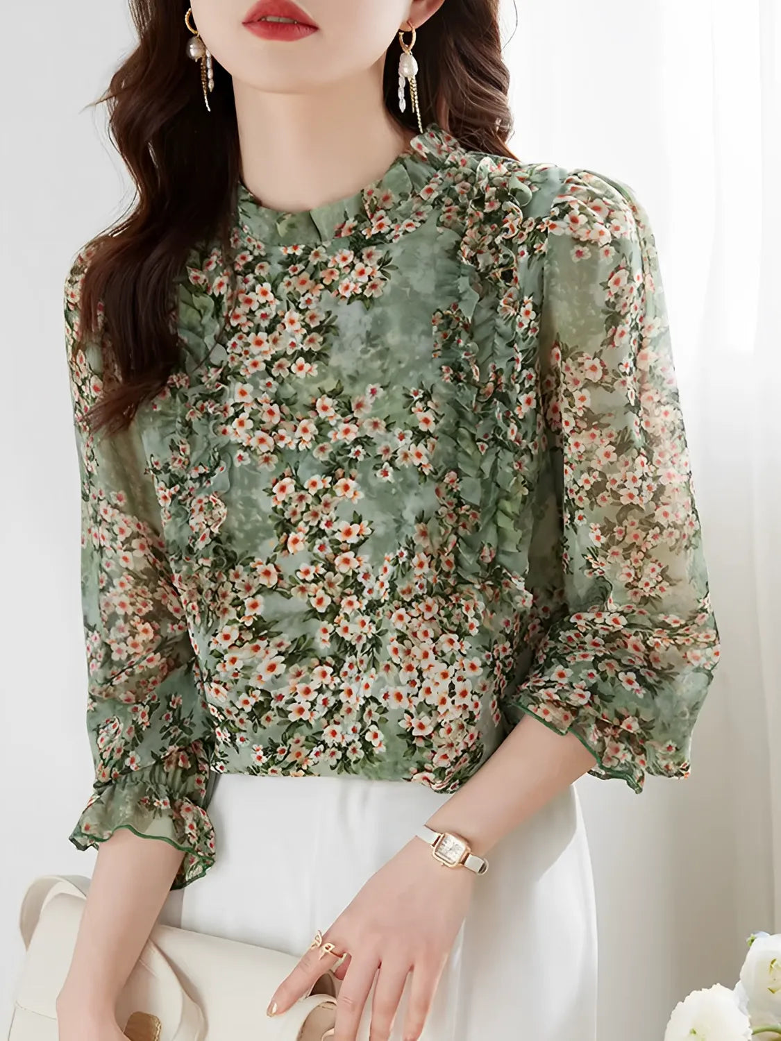 Blusa Feminina Estampada Floral de Chiffon com Mangas Longas - Molie