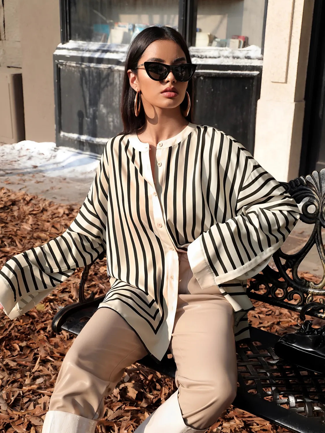 Camisa Feminina Bata Listrada com Manga Flare - Giulia