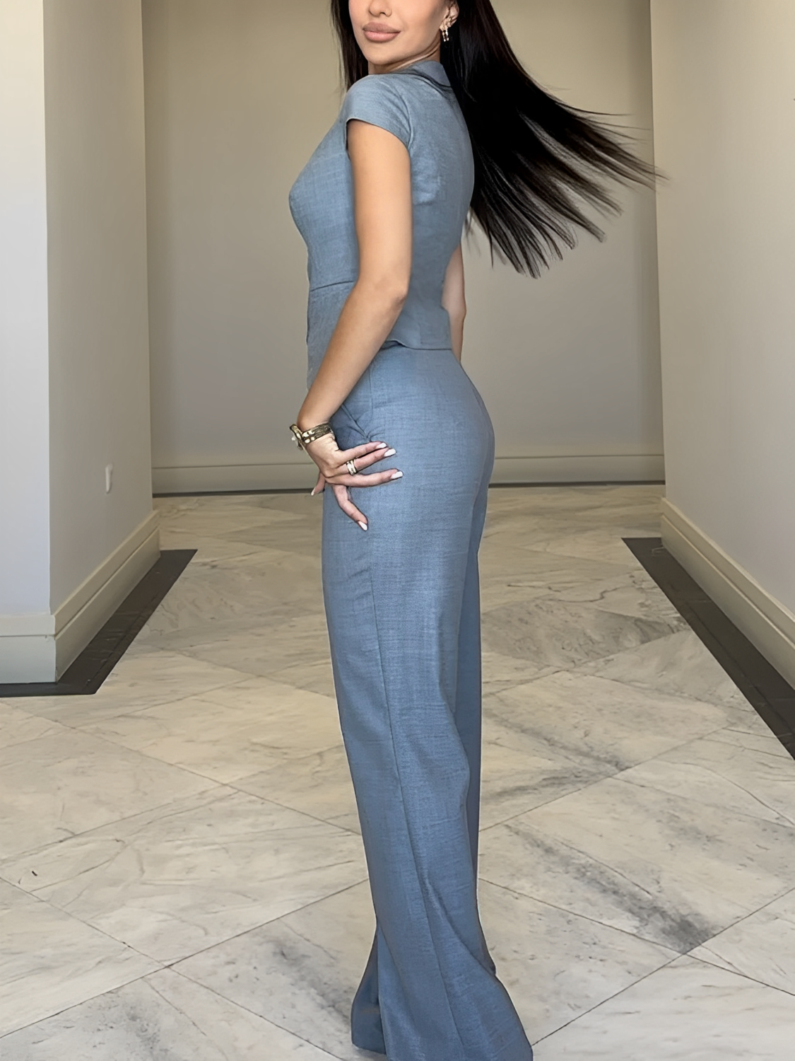 Conjunto Feminino de Alfaiataria com Blusa Acinturada de Manga Curta e Calça Wide Leg Cintura Alta – Raquel