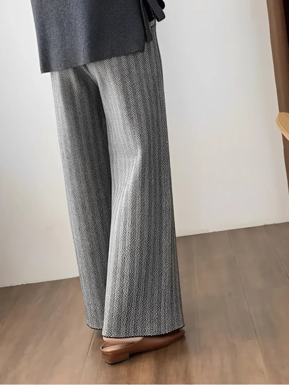 Calça Feminina Wide de Lã Texturizada com Cadarço na Cintura - Hellen