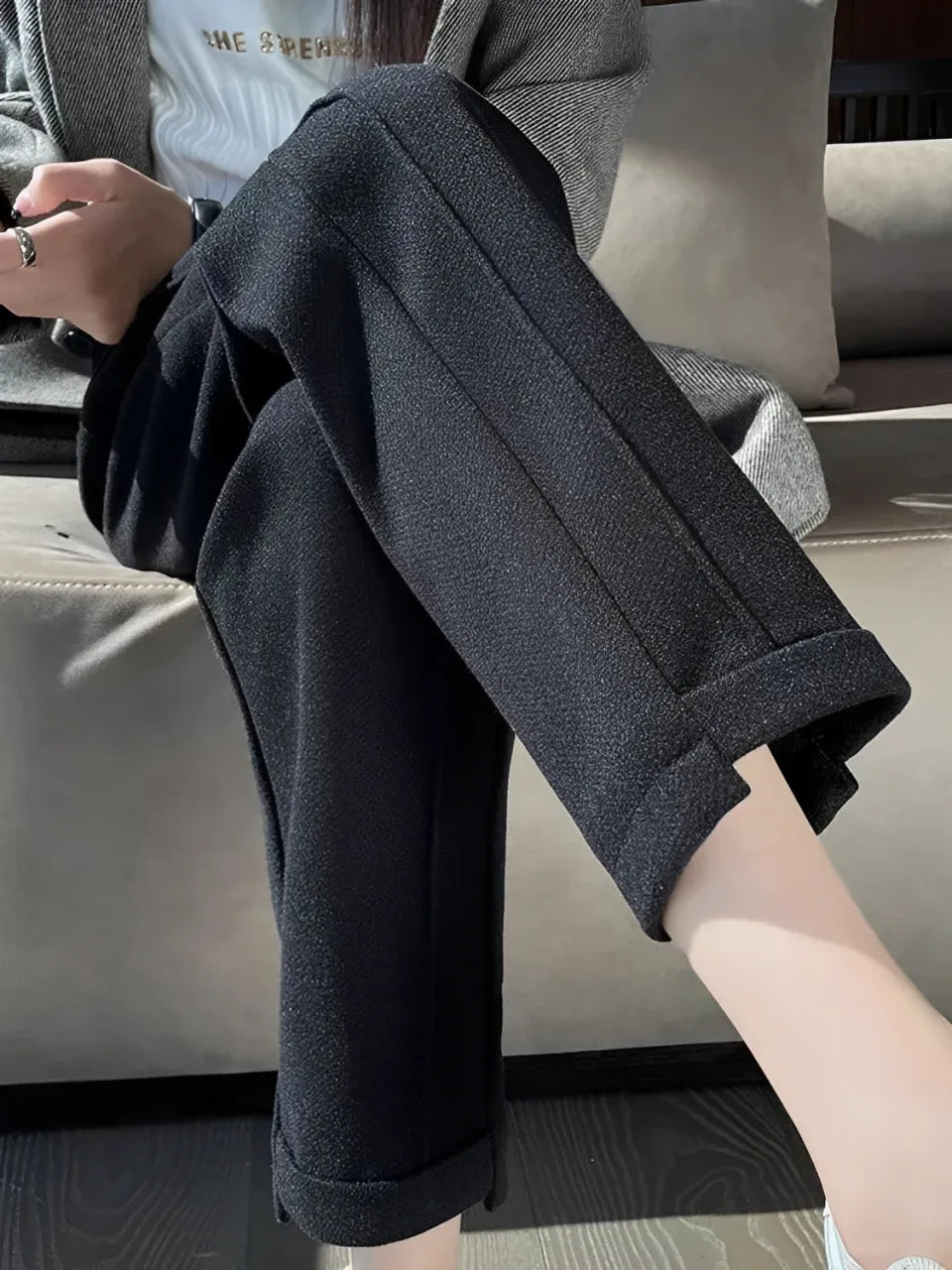 Calça Feminina Reta de Lã com Cintura Alta com Elástico - Leda.