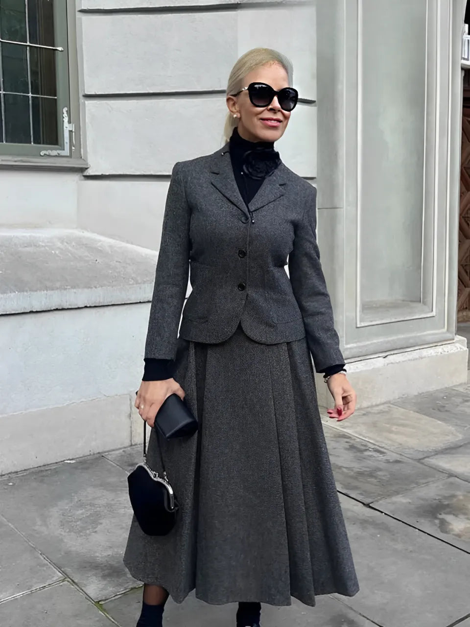 Conjunto Feminino de Blazer com Colarinho e Saia Midi em Lã Batida - Anastacia
