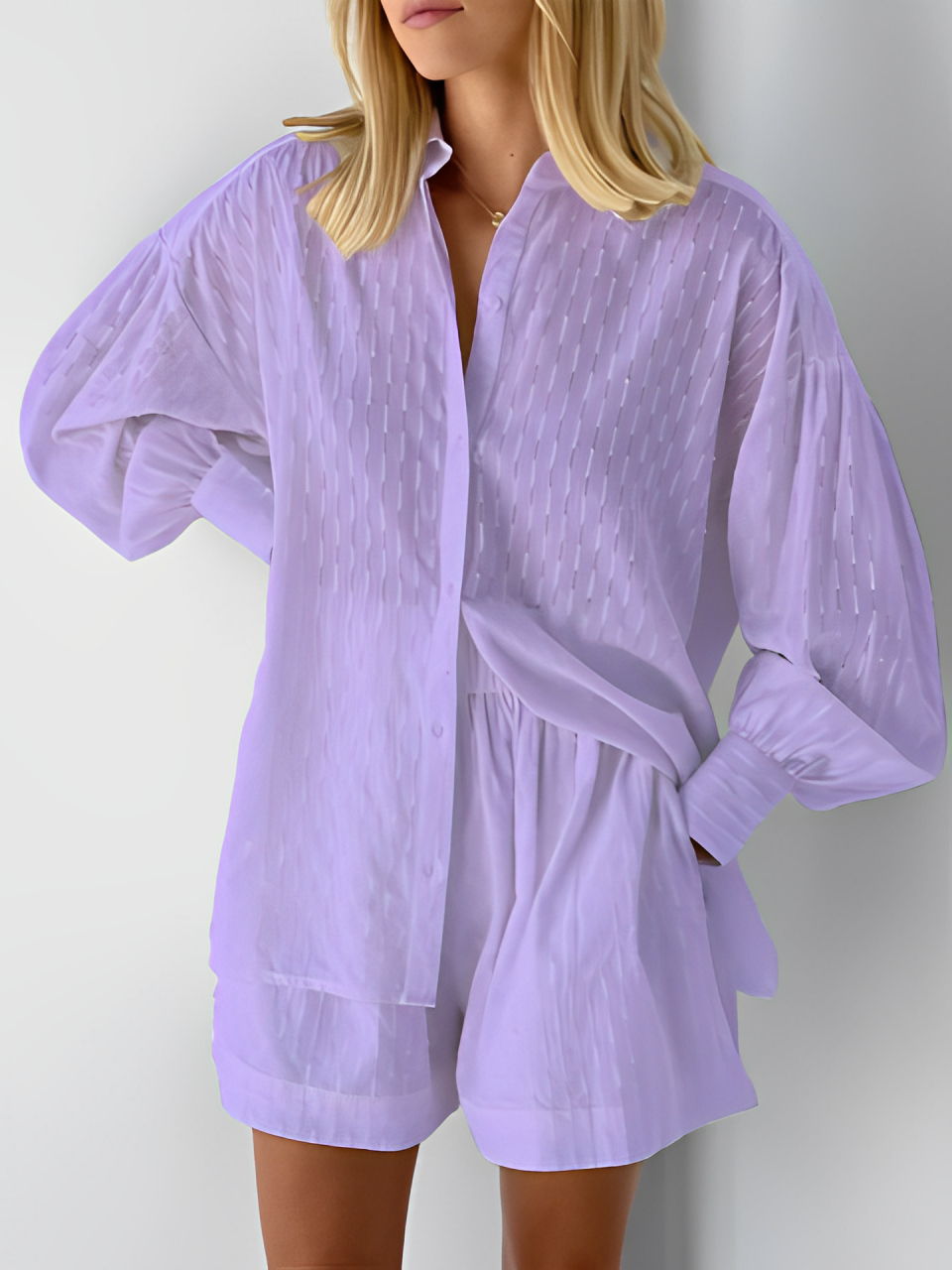 Conjunto Feminino de Camisa Laise de Mangas Longas e Shorts Cintura Alta Texturizado - Cate