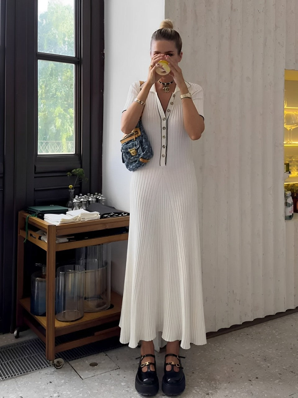 Vestido Feminino Longo Tricô Canelado Decote V com Botões e Mangas Curtas - Evelyn
