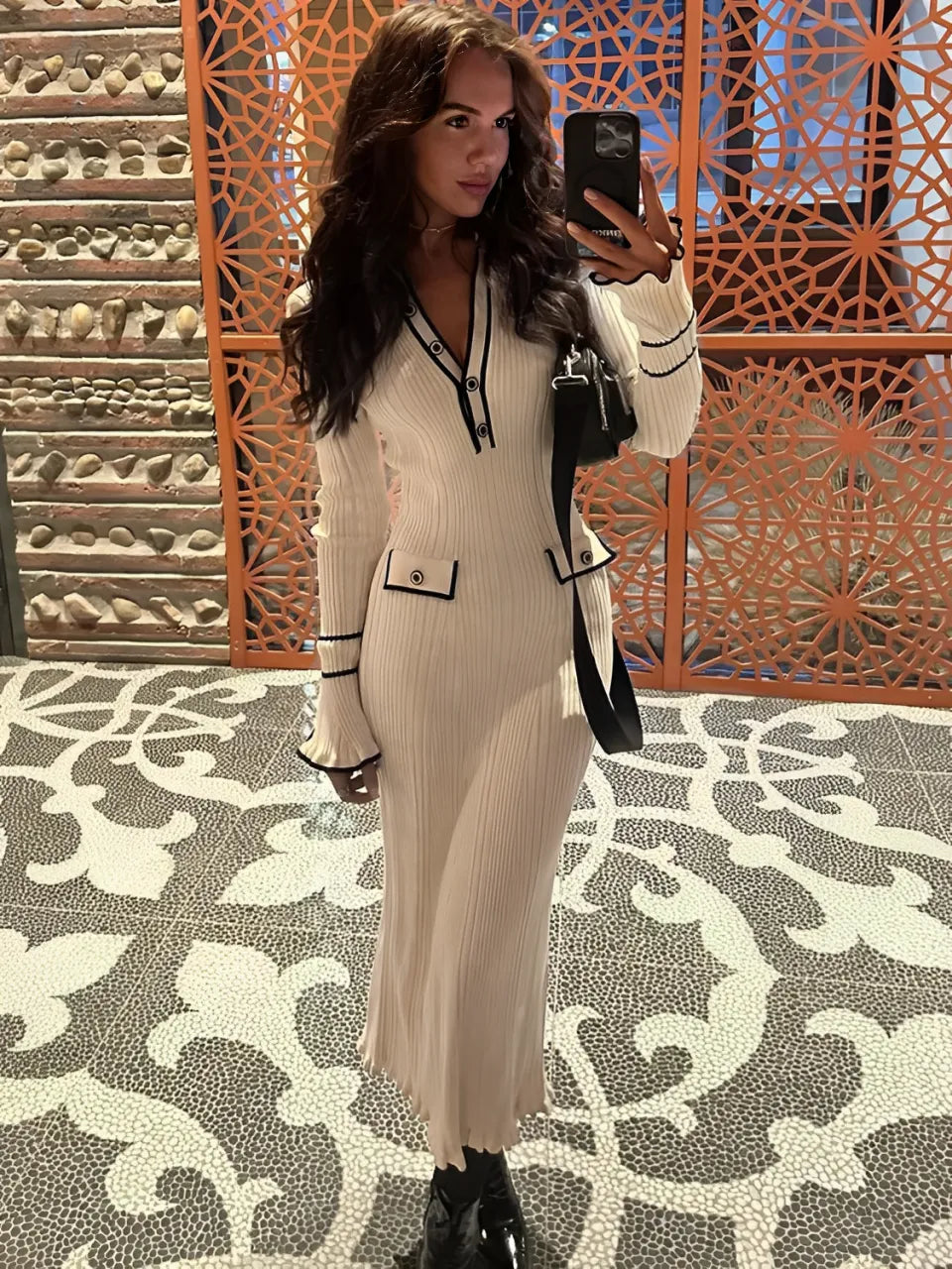 Vestido Feminino Longo em Tricô com Mangas Longas Babados e Bolso Decorativo - Estefânia