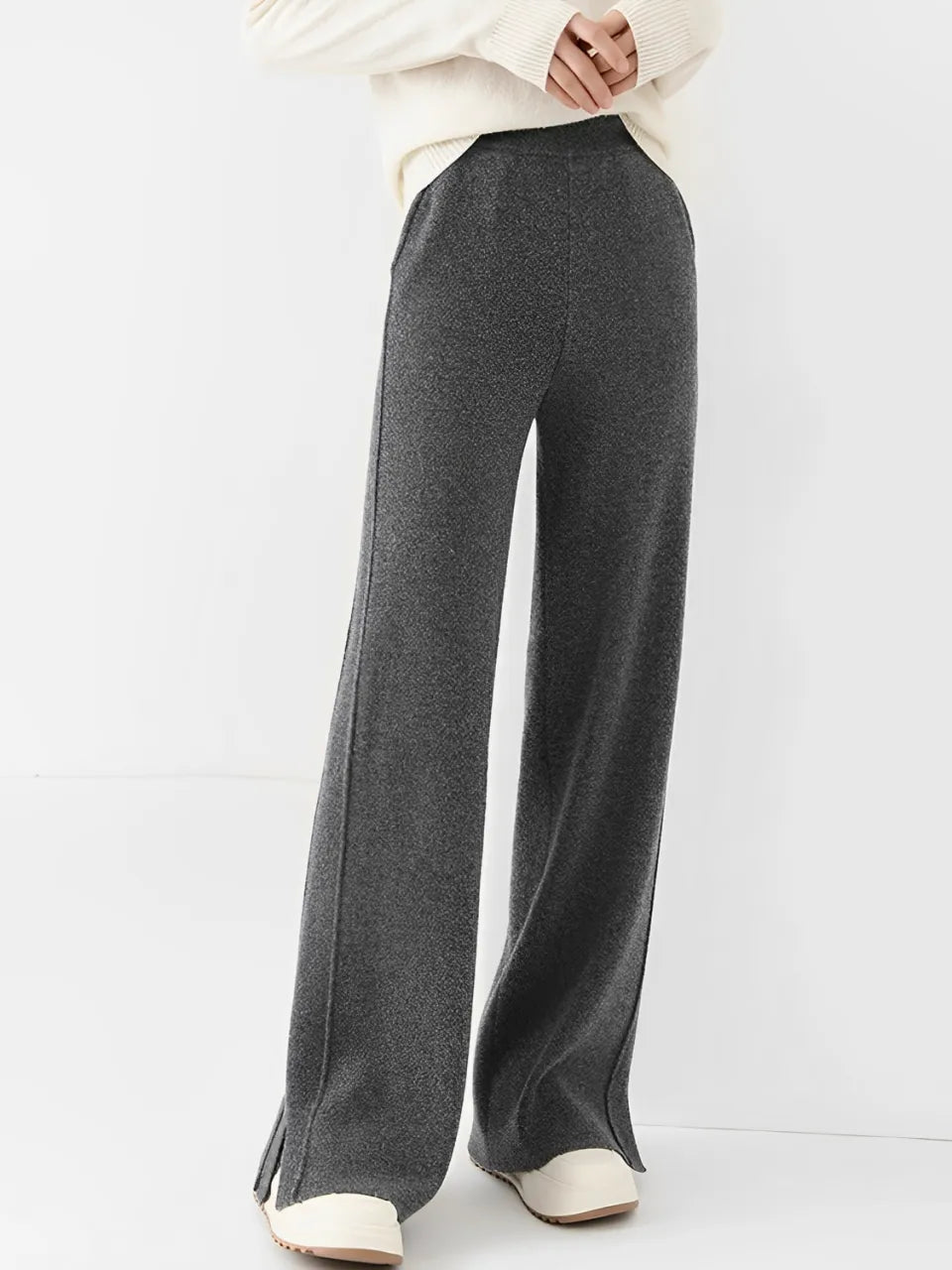 Calça Feminina Pantalona de Lã com Bolsos e Abertura na Barra - Vivian