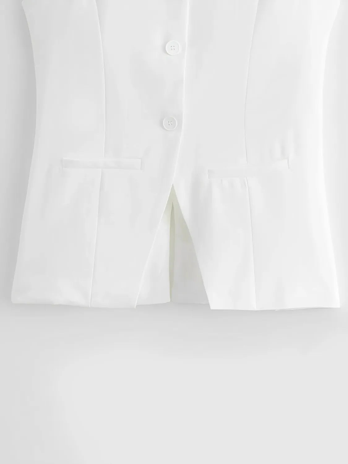 Conjunto Feminino Alfaiataria Blusa com Abotoamento Frontal e Shorts Cintura Alta - Ava