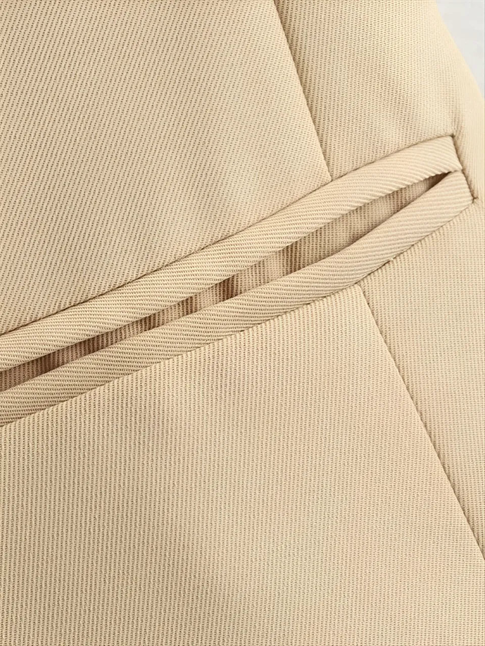 Conjunto Feminino Alfaiataria com Colete Abotoado e Saia Longa Fluida - Anabelle