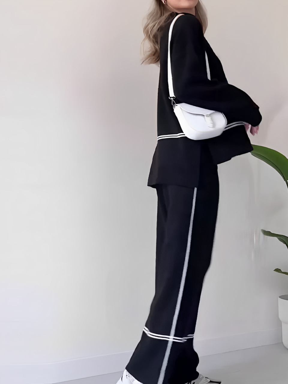 Conjunto Feminino de Tricô com Suéter Mullet Gola Alta e Calça Cintura Alta Confortável - Kim