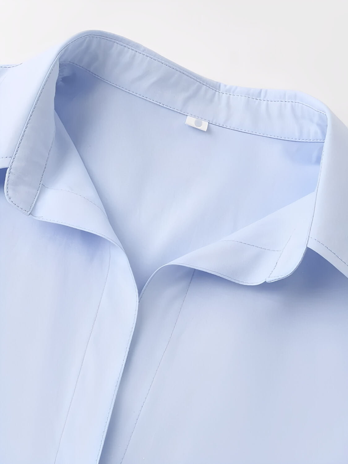 Camisa Feminina Oversized Tradicional com Colarinho Virado e Fechamento em Botões – Lane