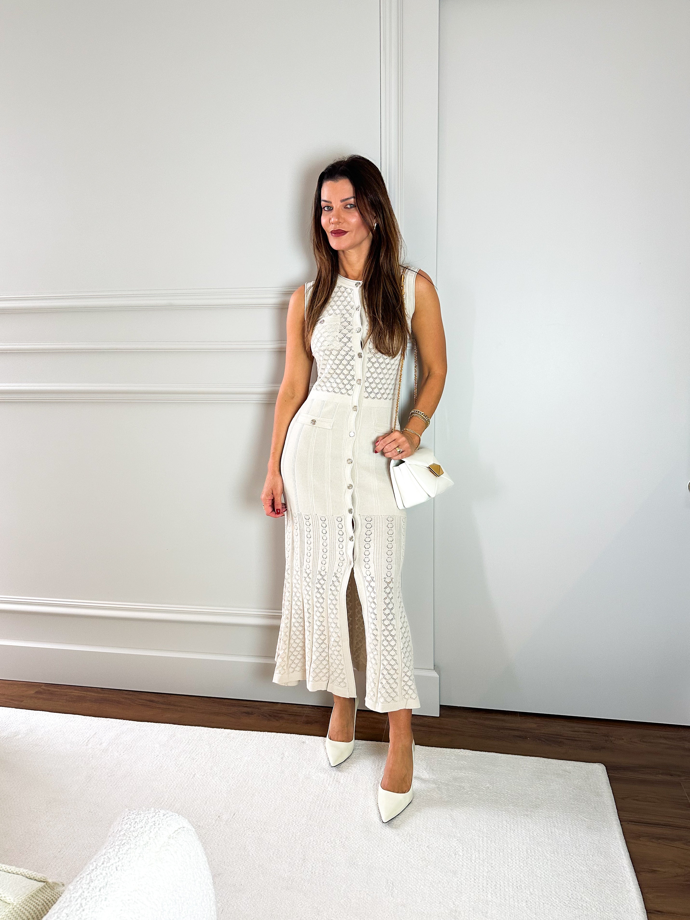 Vestido Feminino Midi de Tricô Sem Mangas com Abertura de Botões - Manon