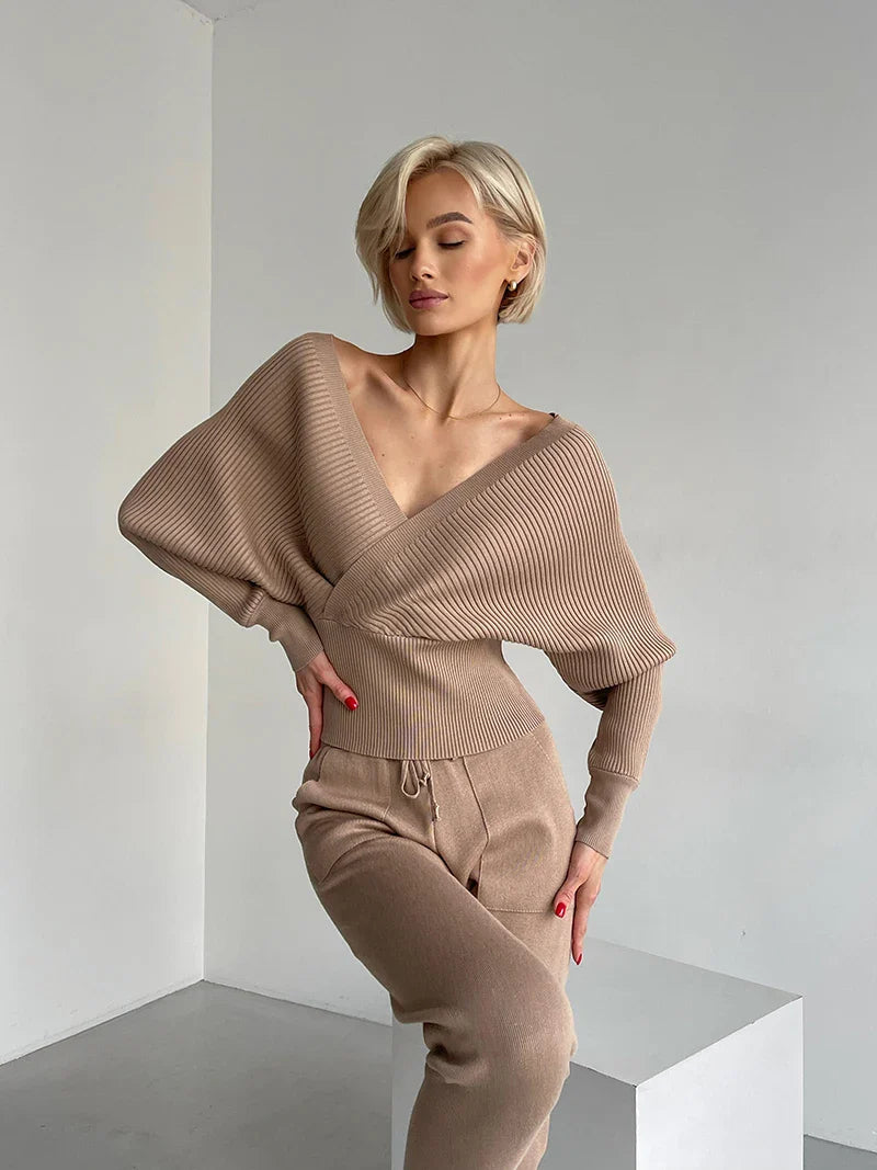 Conjunto Feminino Blusa Canelada Ombro a Ombro com Punhos e Calça Cós Elástico Ajustável com Bolsos - Olivia