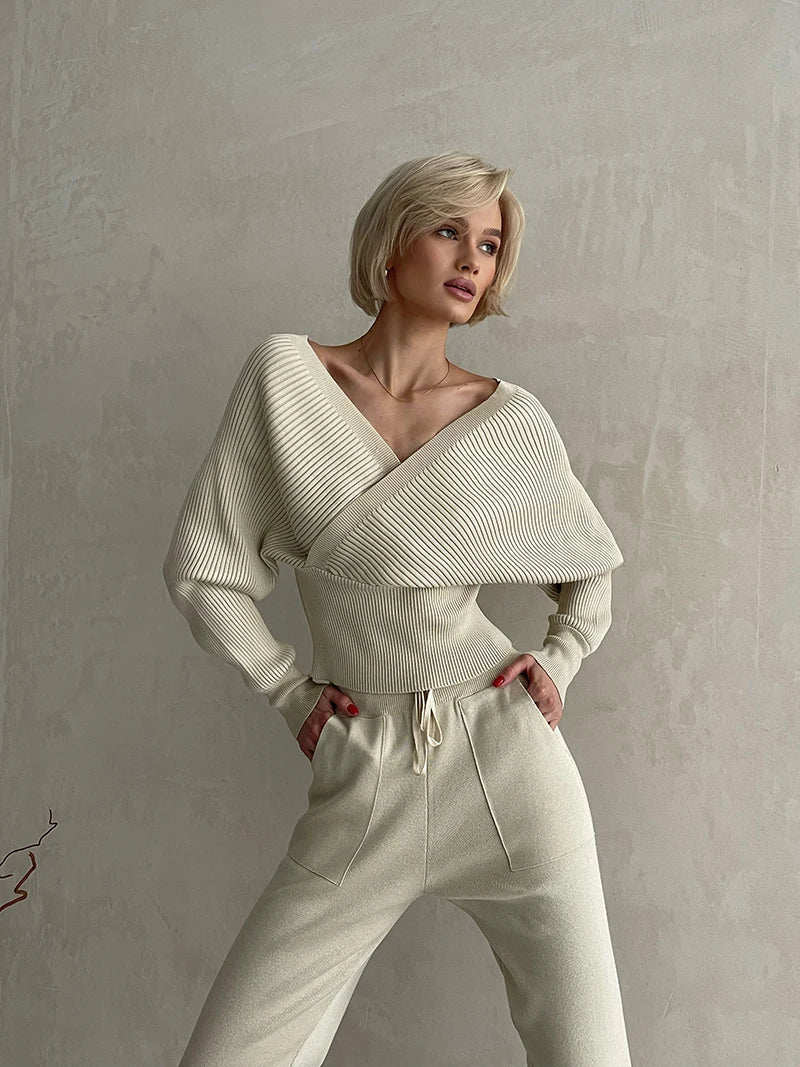 Conjunto Feminino Blusa Canelada Ombro a Ombro com Punhos e Calça Cós Elástico Ajustável com Bolsos - Olivia